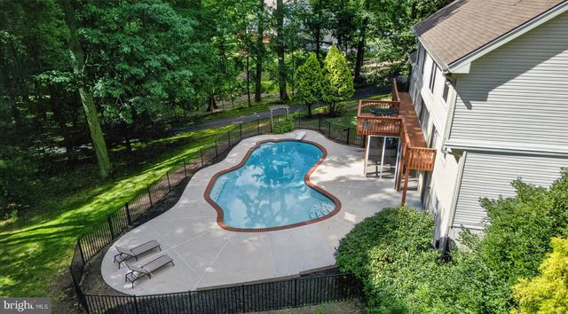 11 SULLIVAN CHASE DR, Avondale, PA 19311