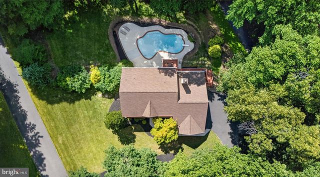 11 SULLIVAN CHASE DR, Avondale, PA 19311