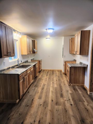 1130 Dewey Street, Houston, MO 65483