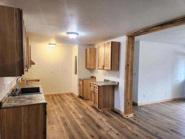 1130 Dewey Street, Houston, MO 65483