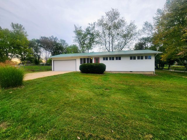 1130 Dewey Street, Houston, MO 65483