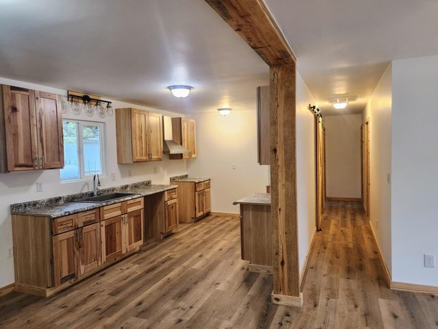 1130 Dewey Street, Houston, MO 65483