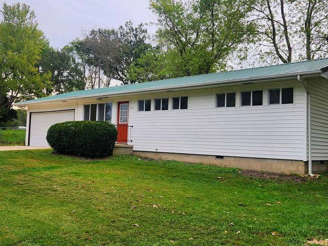 1130 Dewey Street, Houston, MO 65483