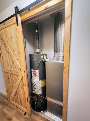 1130 Dewey Street, Houston, MO 65483