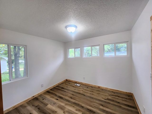 1130 Dewey Street, Houston, MO 65483