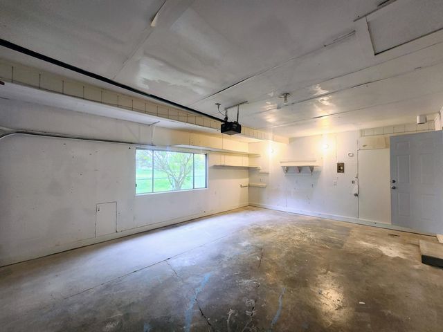 1130 Dewey Street, Houston, MO 65483