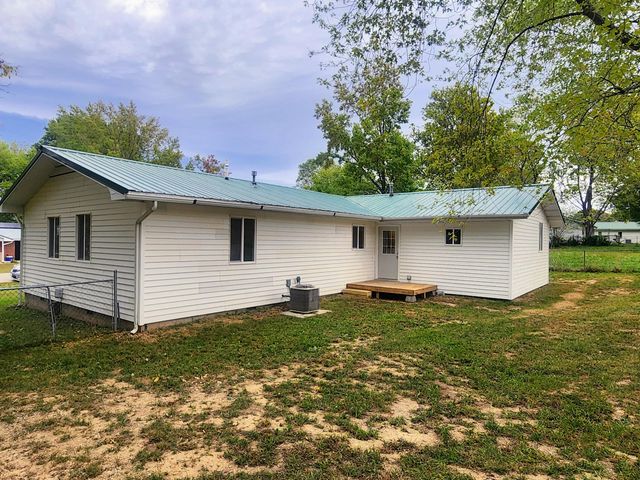 1130 Dewey Street, Houston, MO 65483