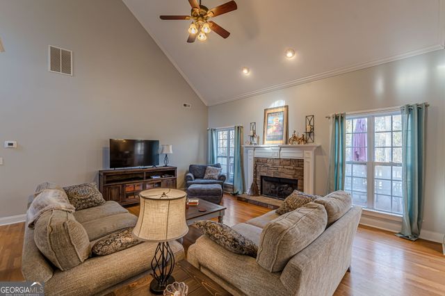 125 Lyndhurst Way, Sharpsburg, GA 30277