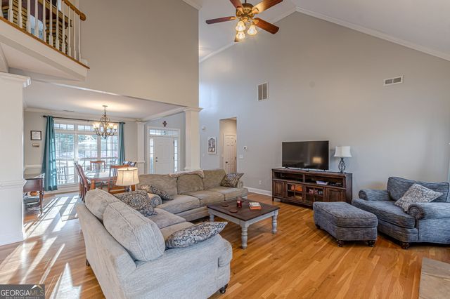 125 Lyndhurst Way, Sharpsburg, GA 30277