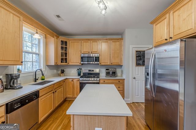 125 Lyndhurst Way, Sharpsburg, GA 30277