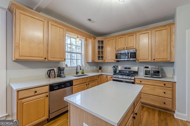 125 Lyndhurst Way, Sharpsburg, GA 30277