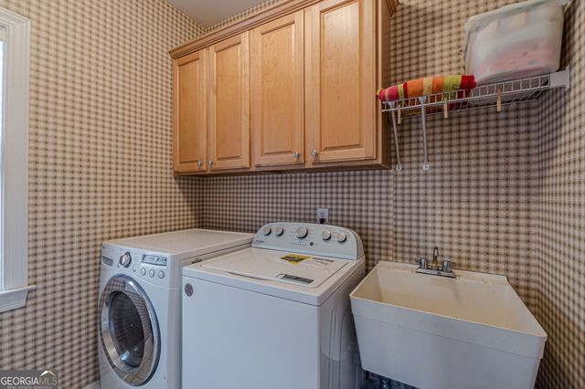 125 Lyndhurst Way, Sharpsburg, GA 30277