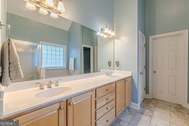 125 Lyndhurst Way, Sharpsburg, GA 30277