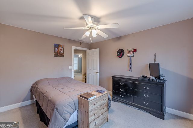 125 Lyndhurst Way, Sharpsburg, GA 30277