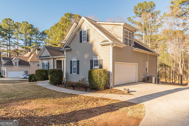 125 Lyndhurst Way, Sharpsburg, GA 30277