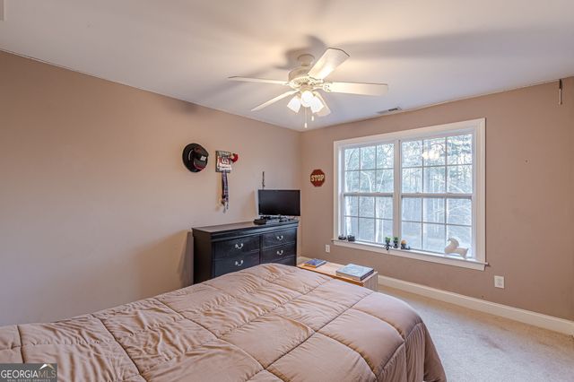 125 Lyndhurst Way, Sharpsburg, GA 30277