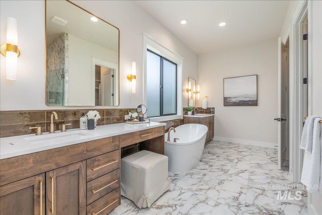 2927 W Three Lakes Dr., Meridian, ID 83646