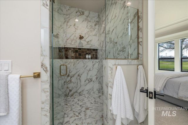 2927 W Three Lakes Dr., Meridian, ID 83646