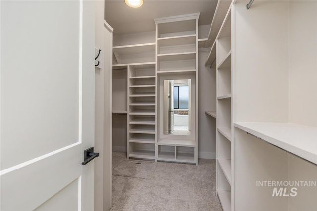 2927 W Three Lakes Dr., Meridian, ID 83646