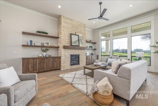 2927 W Three Lakes Dr., Meridian, ID 83646