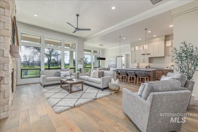 2927 W Three Lakes Dr., Meridian, ID 83646