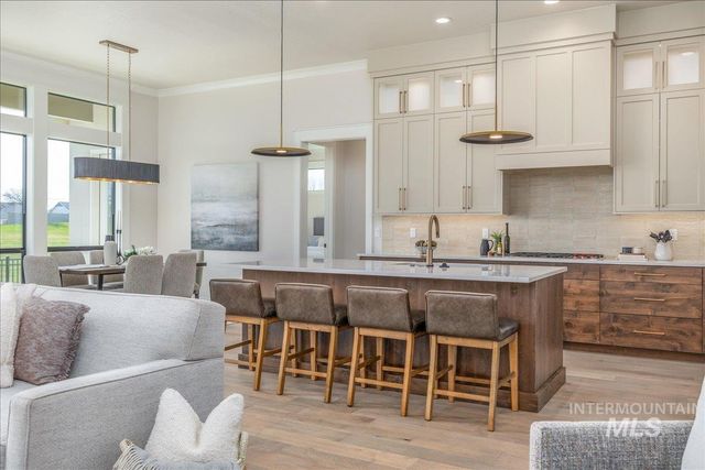 2927 W Three Lakes Dr., Meridian, ID 83646