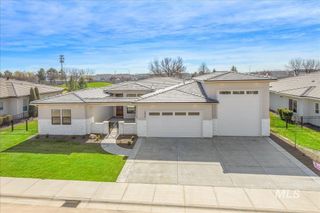 2927 W Three Lakes Dr., Meridian, ID 83646