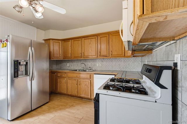 871 Victor Street, Aurora, CO 80011