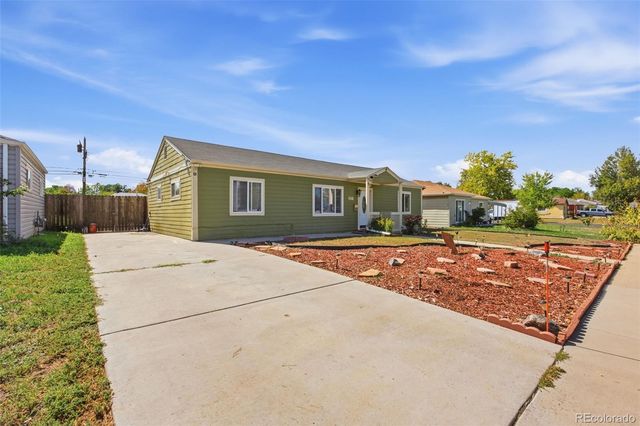 871 Victor Street, Aurora, CO 80011
