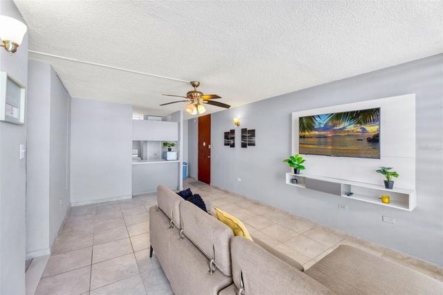 ZURANA ST. COND. JARDINES DE BERWIN APT. D-402, San Juan, PR 00924