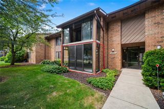 22952 Mastick Road 101, Fairview Park, OH 44126