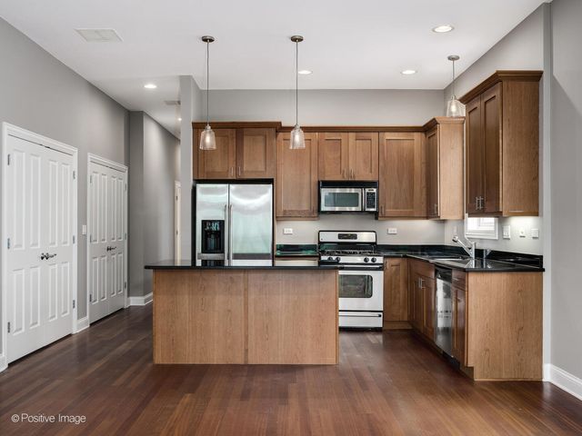 1829 N Fairfield Avenue 3S, Chicago, IL 60647