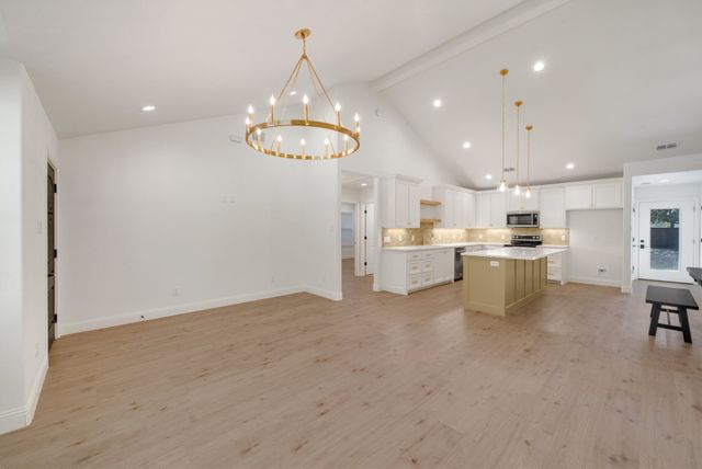 833 N Bailey Avenue, Fort Worth, TX 76107