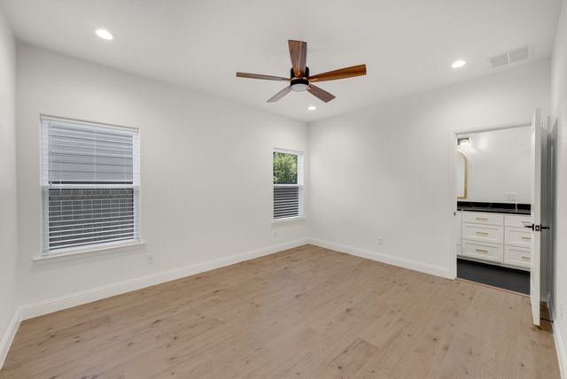 833 N Bailey Avenue, Fort Worth, TX 76107