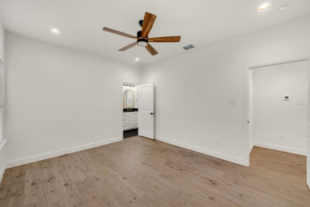 833 N Bailey Avenue, Fort Worth, TX 76107