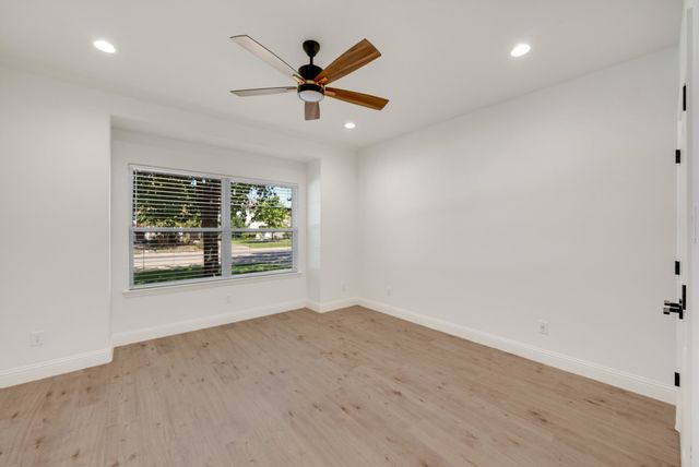 833 N Bailey Avenue, Fort Worth, TX 76107