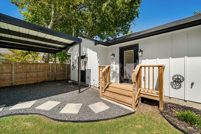 833 N Bailey Avenue, Fort Worth, TX 76107