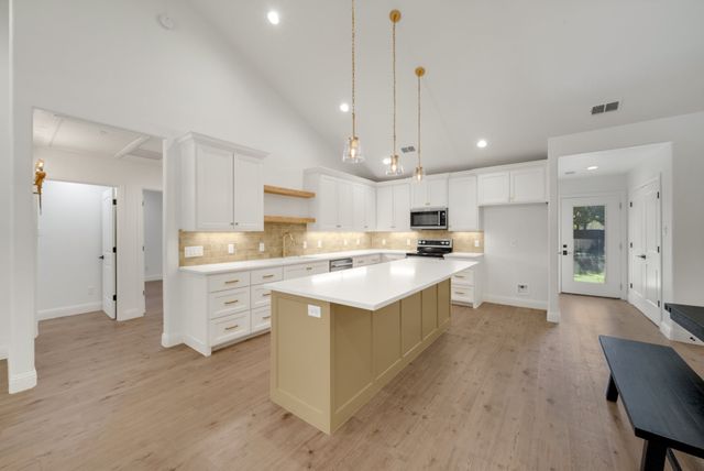 833 N Bailey Avenue, Fort Worth, TX 76107