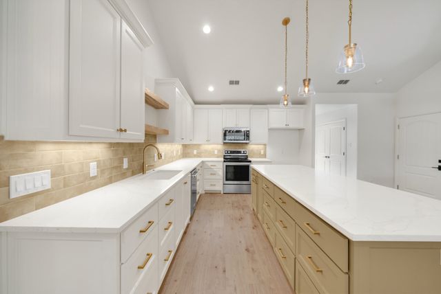 833 N Bailey Avenue, Fort Worth, TX 76107