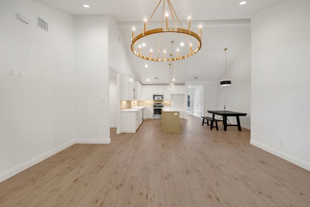 833 N Bailey Avenue, Fort Worth, TX 76107
