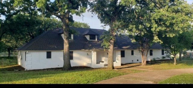 2524 Mockingbird Road, Burleson, TX 76028