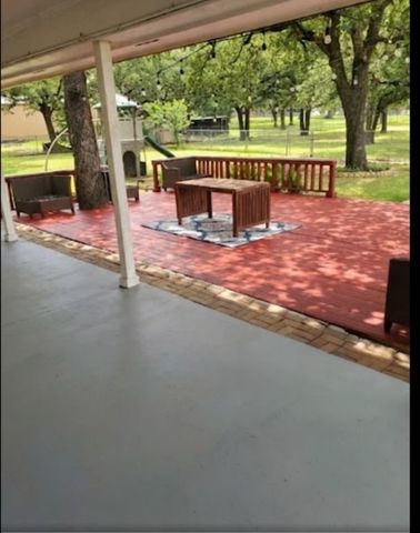 2524 Mockingbird Road, Burleson, TX 76028