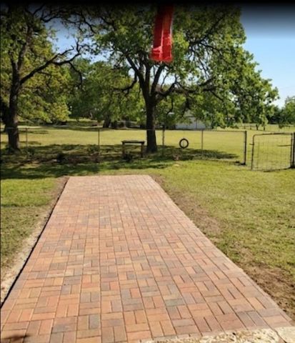 2524 Mockingbird Road, Burleson, TX 76028