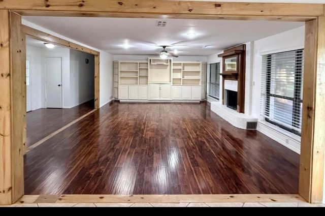 2524 Mockingbird Road, Burleson, TX 76028