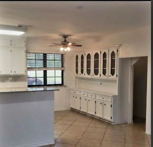 2524 Mockingbird Road, Burleson, TX 76028
