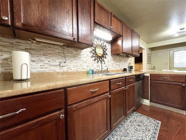 301 Briggs Street, Waxahachie, TX 75165