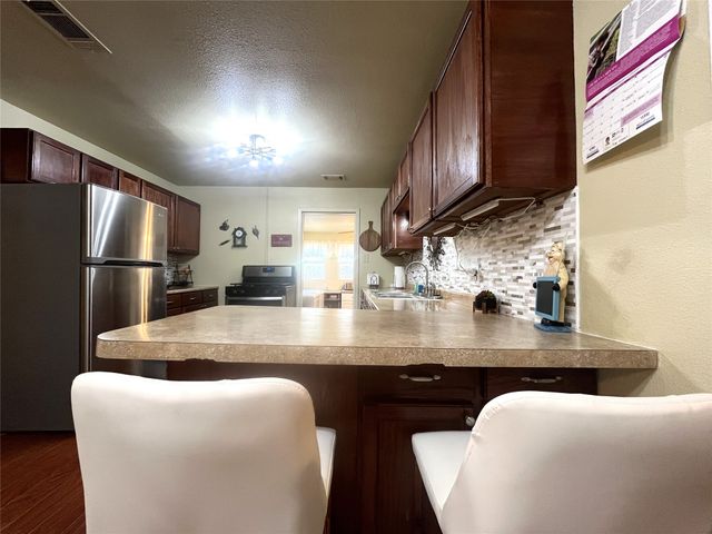 301 Briggs Street, Waxahachie, TX 75165