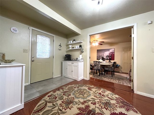 301 Briggs Street, Waxahachie, TX 75165