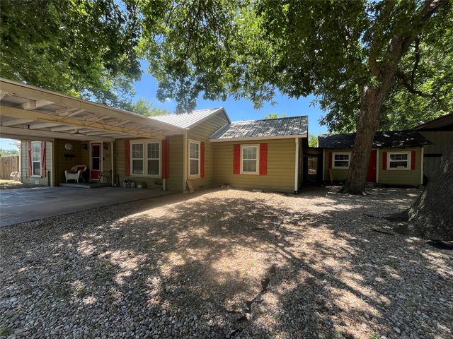 301 Briggs Street, Waxahachie, TX 75165