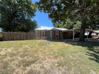 301 Briggs Street, Waxahachie, TX 75165
